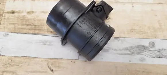 Volkswagen PASSAT B5.5 Mass air flow meter 0281002461 074906461B 074906461