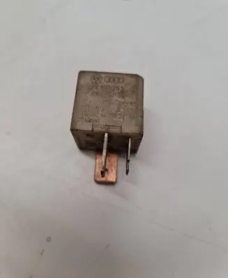 Volkswagen Golf IV Other relay 357213253