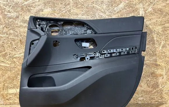 Mercedes-Benz GLE W167 Front door card panel trim A1677276000 K720K10