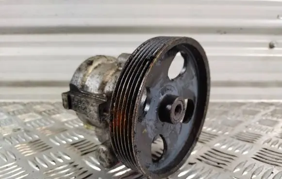 Volvo S40, V40 Power steering pump
