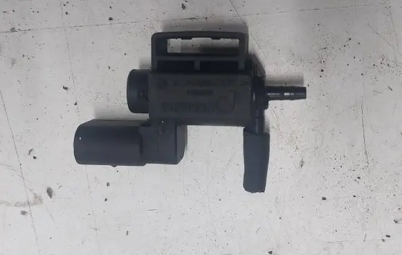 Volkswagen PASSAT B5.5 Windscreen/windshield washer pump FA6GF30