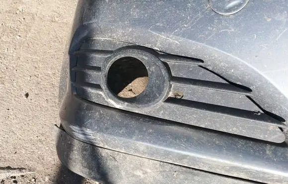 Opel Astra H Front bumper lower grill