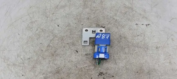 Nissan Patrol Y61 Other relay 2523079981 19909151404