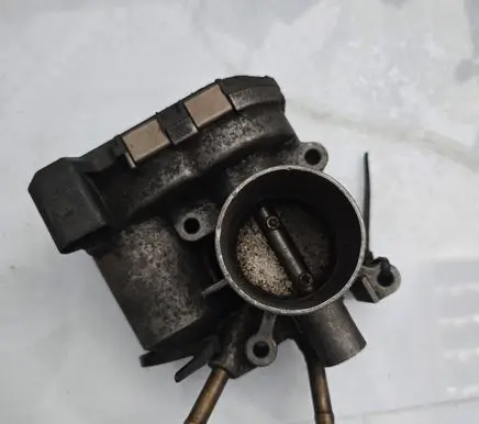 Volkswagen Polo III 6N 6N2 6NF Throttle body valve 030133062