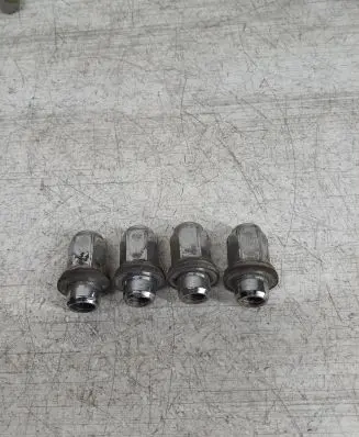 Toyota Corolla Verso E121 Nuts/bolts 