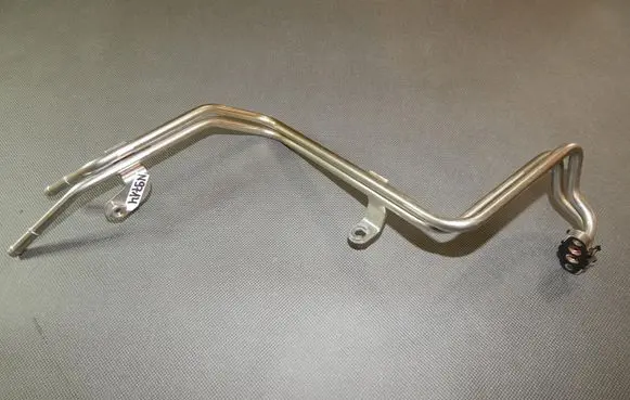 Coolant pipe/hose