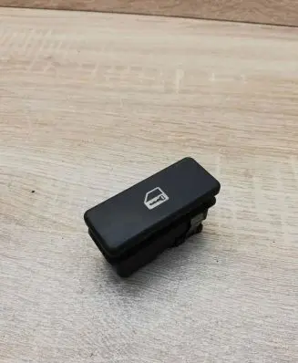 BMW 7 E38 Central locking switch button 8352281