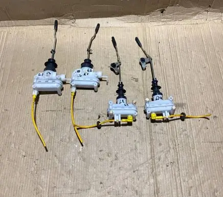 Mercedes-Benz 190 W201 Central locking vacuum pump 
