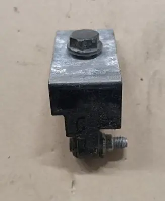 BMW X3 F25 Front door lower hinge 7068078