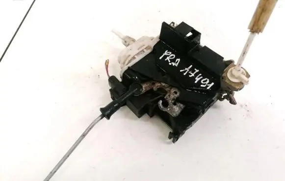 Audi A4 S4 B5 8D Front door lock 8D1837016A