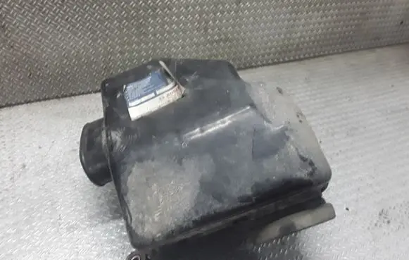 Honda HR-V Air filter box
