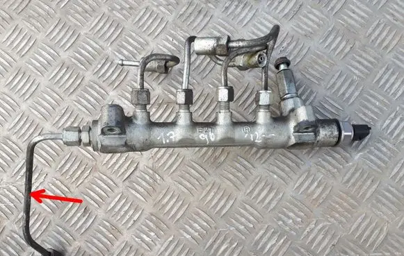 Chevrolet Cruze Fuel main line pipe