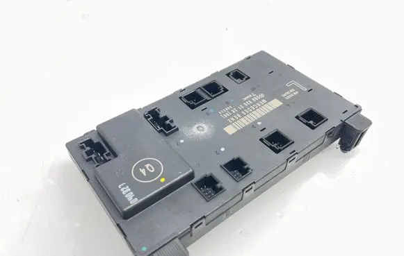Mercedes-Benz CLK A209 C209 Door control unit/module 2098202126