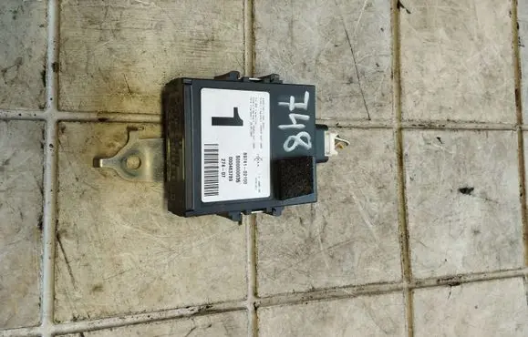 Toyota Auris 150 Door control unit/module 8974102100