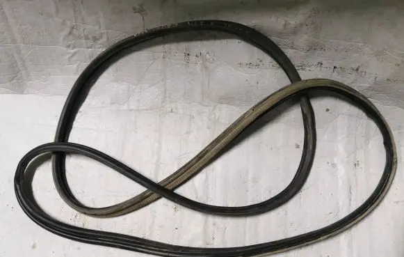 Opel Combo E Loading door rubber seal (on body) 