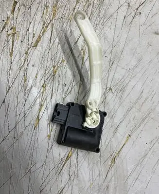 Audi A6 S6 C6 4F Air flap motor/actuator 0132801369 4F0820511C CZ1168803710