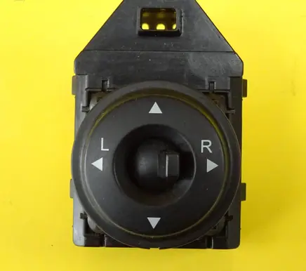 KIA Ceed Wing mirror switch 457480