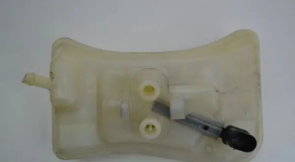 Audi A4 S4 B7 8E 8H Brake fluid reservoir 8E0611301G