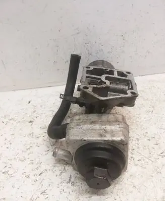 Skoda Octavia Mk2 (1Z) Oil filter mounting bracket 045115389J 028117021L