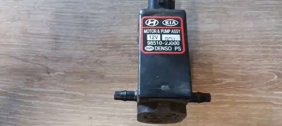 KIA Sorento Windscreen/windshield washer pump 985102J000