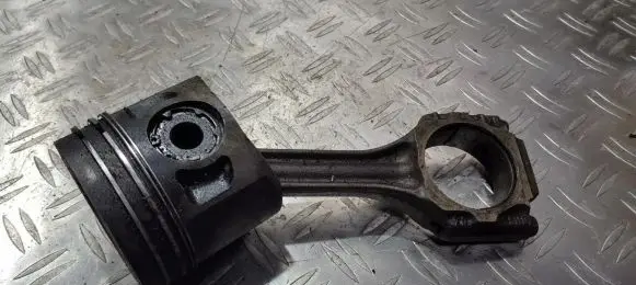 Audi A4 S4 B5 8D Piston with connecting rod 028h