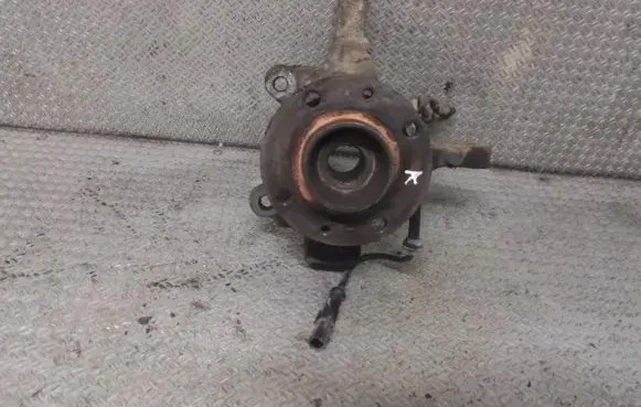 Renault Modus Front wheel hub spindle knuckle