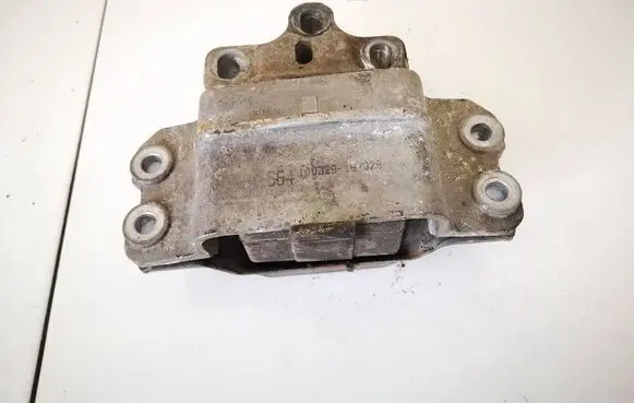 Skoda Superb B6 (3T) Engine mount bracket 3c0199555r