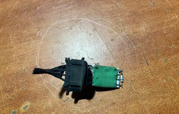 Smart ForFour I Heater blower motor/fan resistor 2R15K R27KR74K