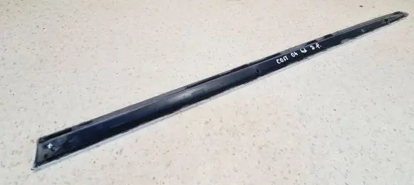 Mitsubishi Colt Front door trim (molding) MR957274ZZ