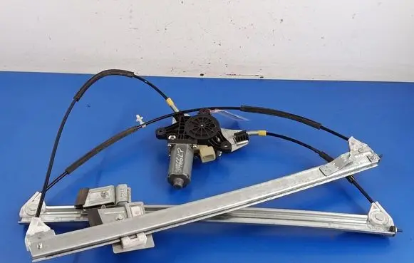 Mercedes-Benz Vito Viano W639 Front door window regulator with motor