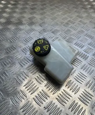 Brake fluid reservoir