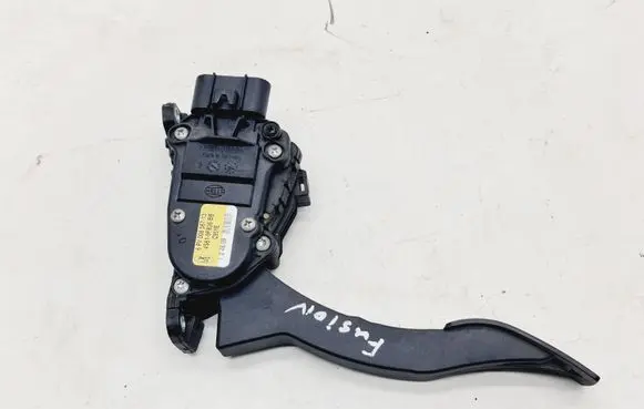 Ford Fusion Accelerator throttle pedal 4S619F836BB