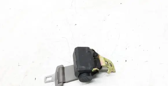 Middle seatbelt (rear)