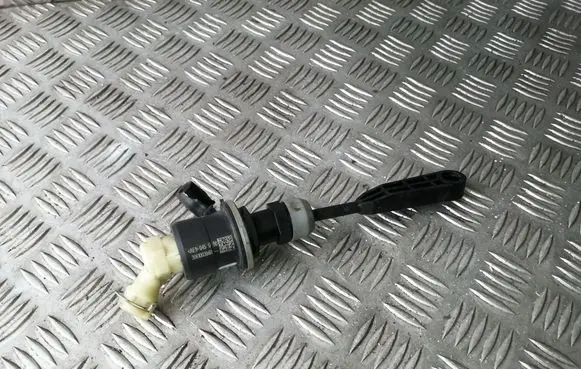 Clutch slave cylinder