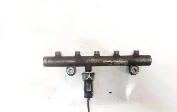 Volvo V50 Fuel main line pipe 9645689580 20082773