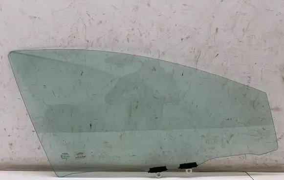 Toyota Yaris XP210 Front door window glass four-door 43R007951