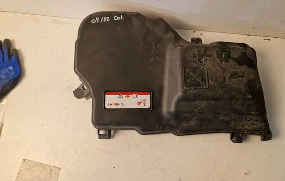 Peugeot 508 RXH Battery box tray cover/lid 