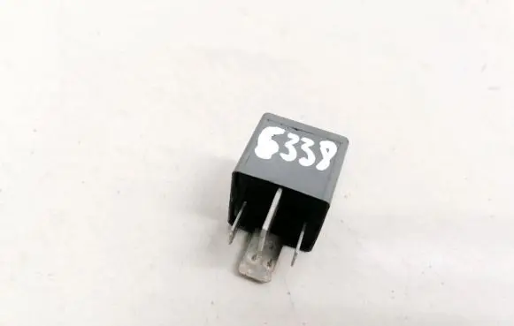 Audi A6 S6 C5 4B Other relay 8D0951253