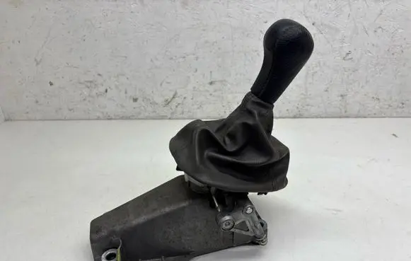 Volvo S70 V70 V70 XC Gear shifter/selector 8603300