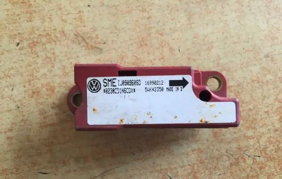 Volkswagen Golf IV Airbag deployment crash/impact sensor 1J0909606D