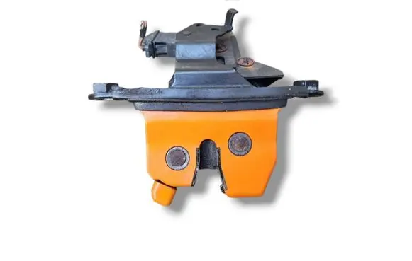 Tailgate/trunk/boot lock/catch/latch