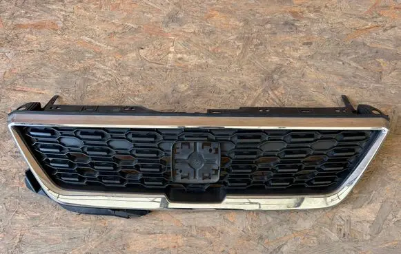 Seat Ibiza V (KJ) Front bumper upper radiator grill 6F0853654D