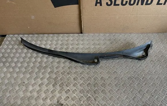 Audi A4 S4 B8 8K Wiper trim 8K1819403