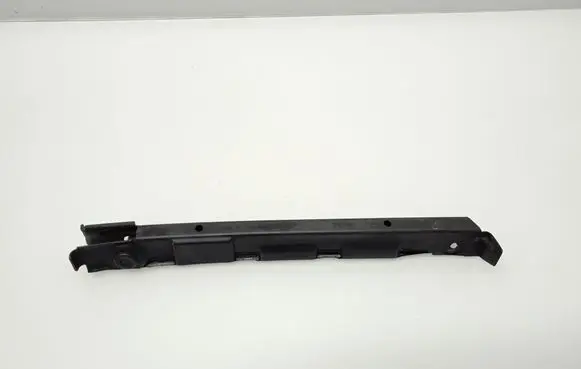 Front bumper mounting bracket