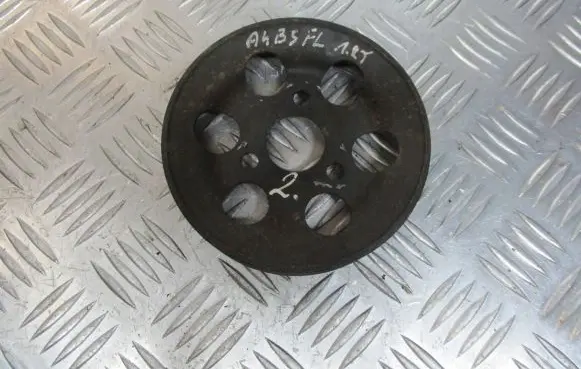 Audi A4 S4 B5 8D Water pump pulley 