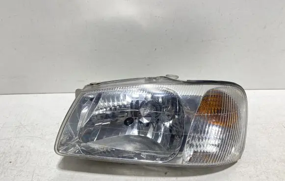 Hyundai Accent Headlight/headlamp 92101250