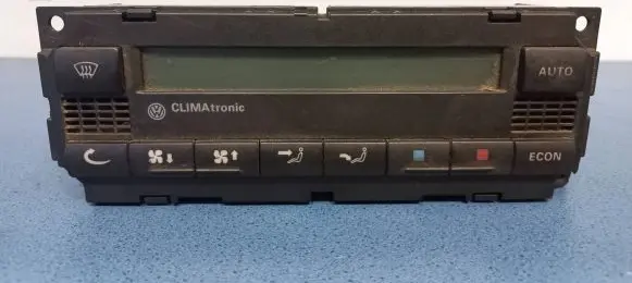 Volkswagen PASSAT B5.5 Climate control unit 0005GP