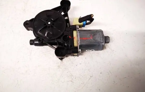Audi A3 S3 8V Front door window regulator motor 5Q0959801B
