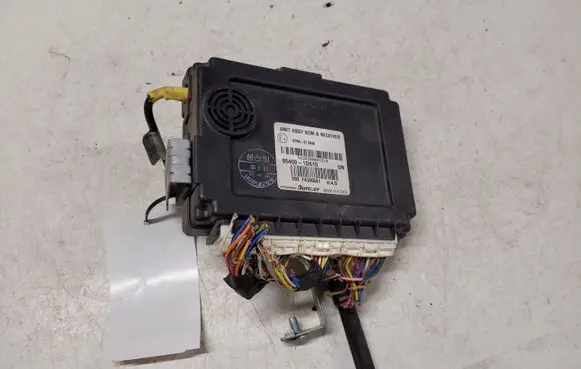 KIA Carens II Central body control module 97RA010048 954001D610 FA300041