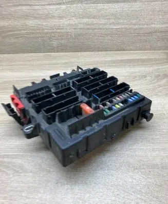 Opel Vectra C Fuse module 13189924
